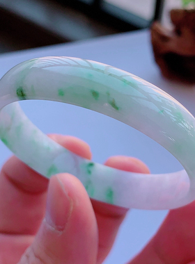 收藏缅甸天然翡翠辣阳绿满色春带彩正圈细腻手镯 (50.5圈）22.31