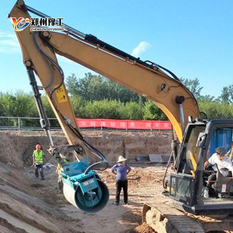 震动液压夯实机路基护坡平整钩机改装旋转滚筒夯实器挖掘机滚筒夯