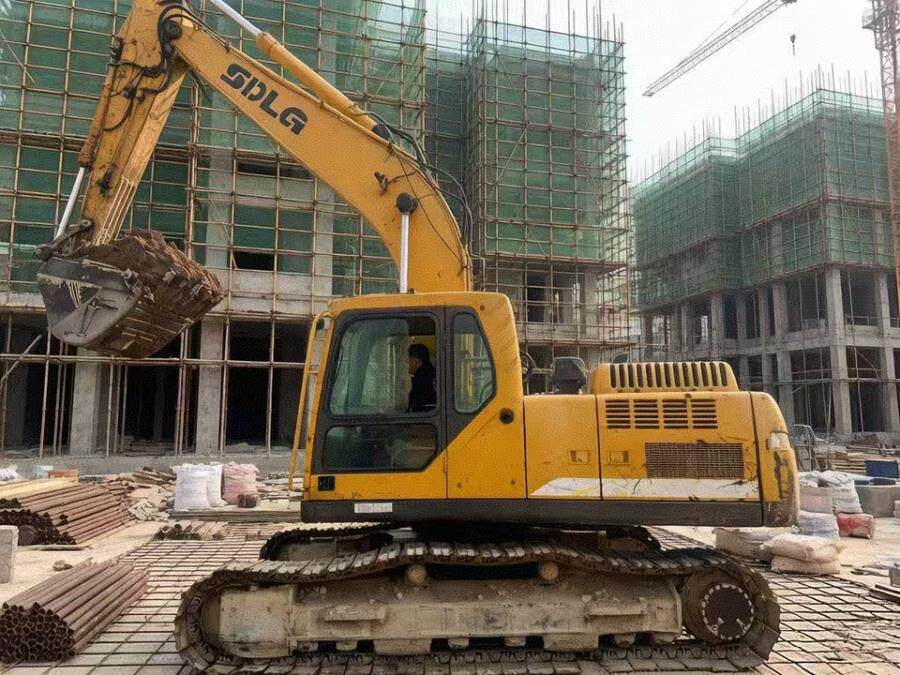 4月7日潍坊某公司处置临工210挖掘机一台网络拍卖公告