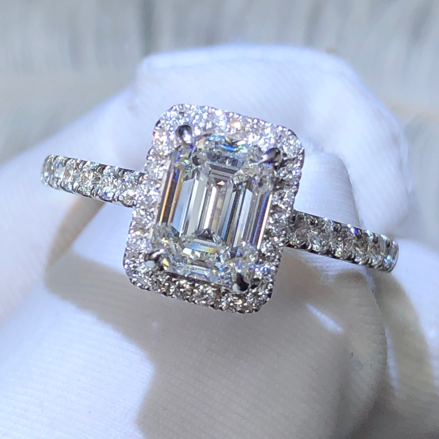 1克拉J色VS2净度EX VG无荧光全新正品祖母绿切割钻石GIA证书18K