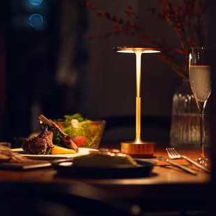 围桌清酒吧床头现代复古轻氛吧奢充电户外酒店台灯简约装饰餐厅小