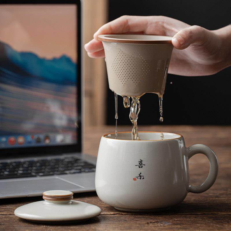 米黄汝窑办公杯大容量茶水分离带盖子喝泡茶杯陶瓷杯子手写定制茶