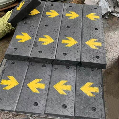 汽车台阶垫斜坡垫橡塑路沿坡门槛垫家用减速带马路牙子箭头上坡垫