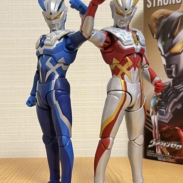 SHF罗月神奥特曼奇迹变形玩具