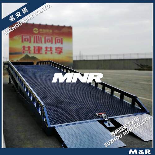 移动蹬车冷冻车装车物流装货卸货设备手动液压调节