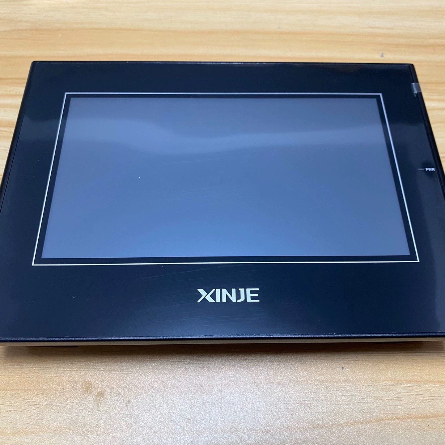 信捷触摸屏，型号TGM765S－ET，实物拍摄，成色如图，功