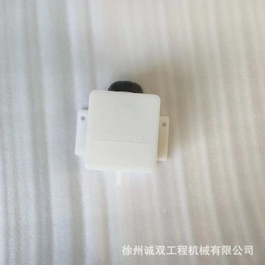 厂家直销E32 E35 E42 E45 E50 E55的售后冷却液箱7286509 7008312