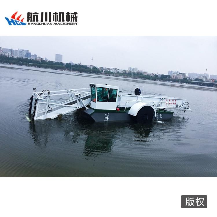 江面漂浮树枝生活垃圾打捞船清漂船小型水白菜菱角菜收割船