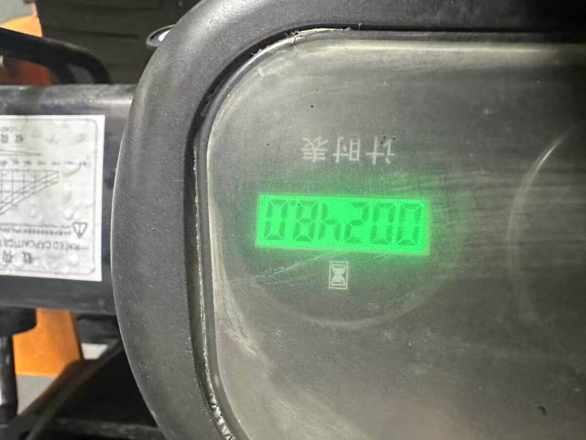 5月18日苏州(委托)资产处置杭州叉车一台,载重3吨,起升3节4.5米,功能正常网络拍卖公告