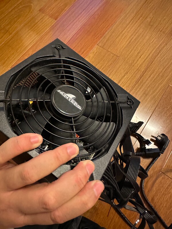 长城HUNTERS Fire F10 1000W白金全模组电源 实物图 5