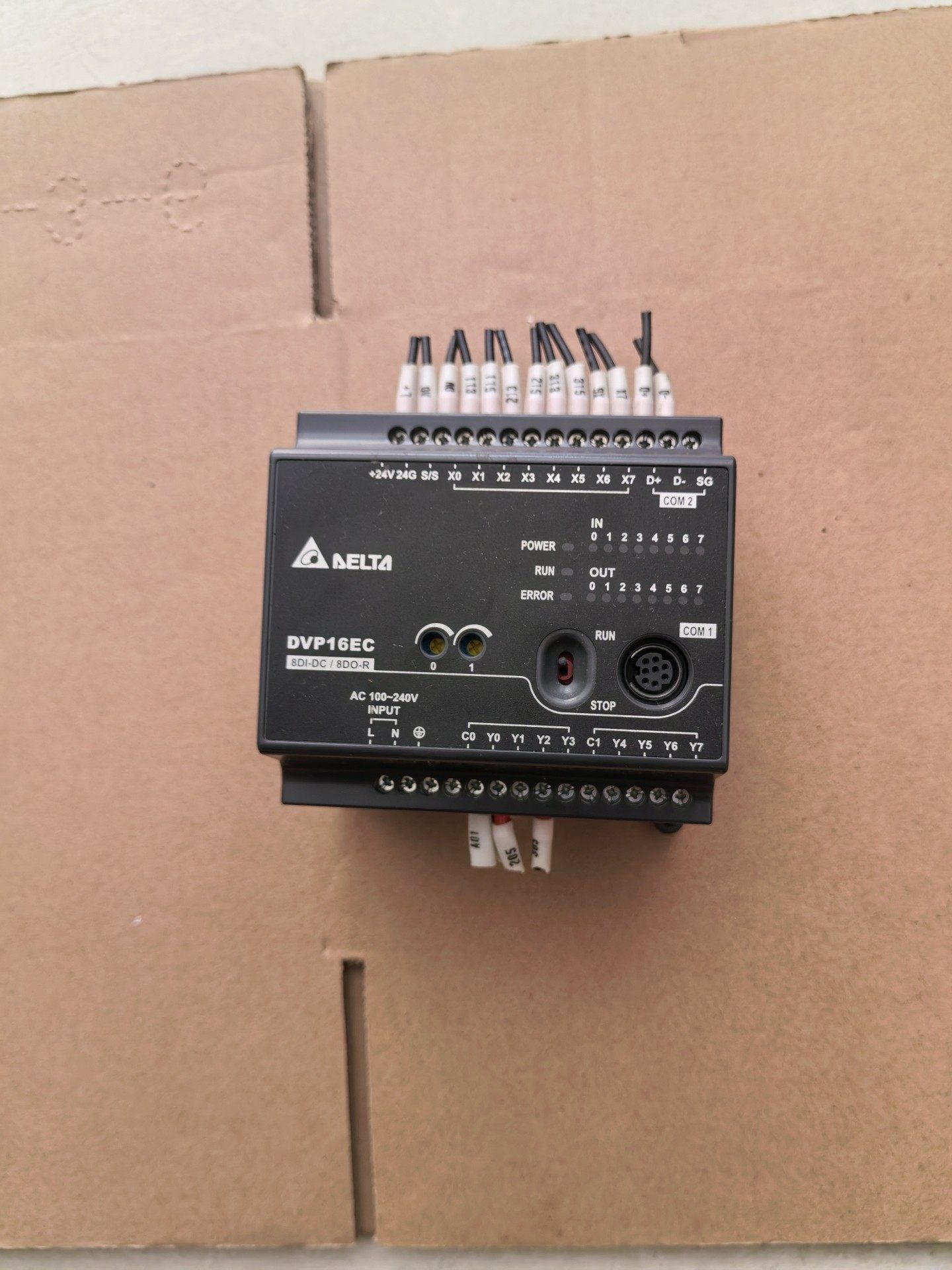 台达PLC，DVP16EC00R3，在位设备拆机，外观成色实