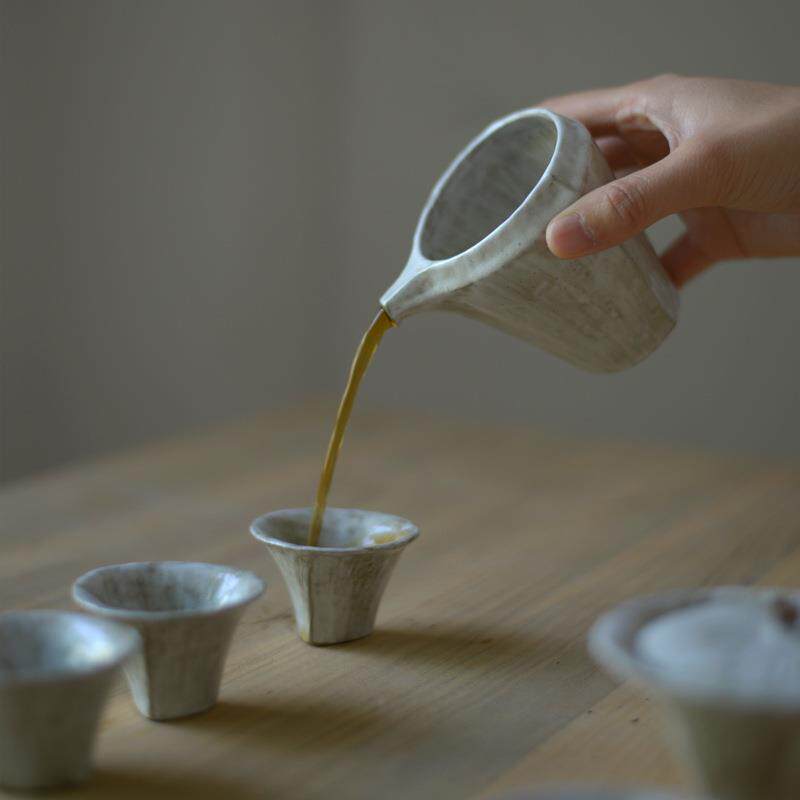 粉引手作公道杯 日式粗陶茶具套装分茶器均杯 创意陶瓷三角分酒器
