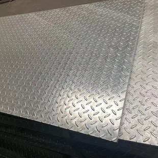 复合钢格板 批发镀锌钢格板电缆花纹钢盖板 房建工程道路踏步垫板