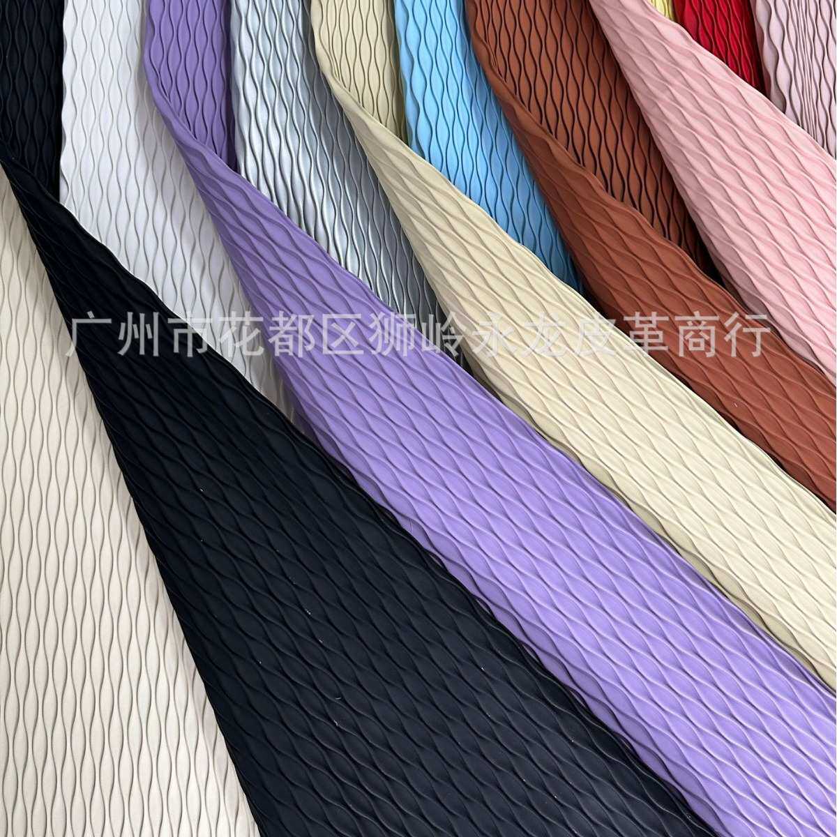 面料复叠压感pu底肤 折水波纹哑褶皱中凉鞋波浪皮革条纹光皱 八字