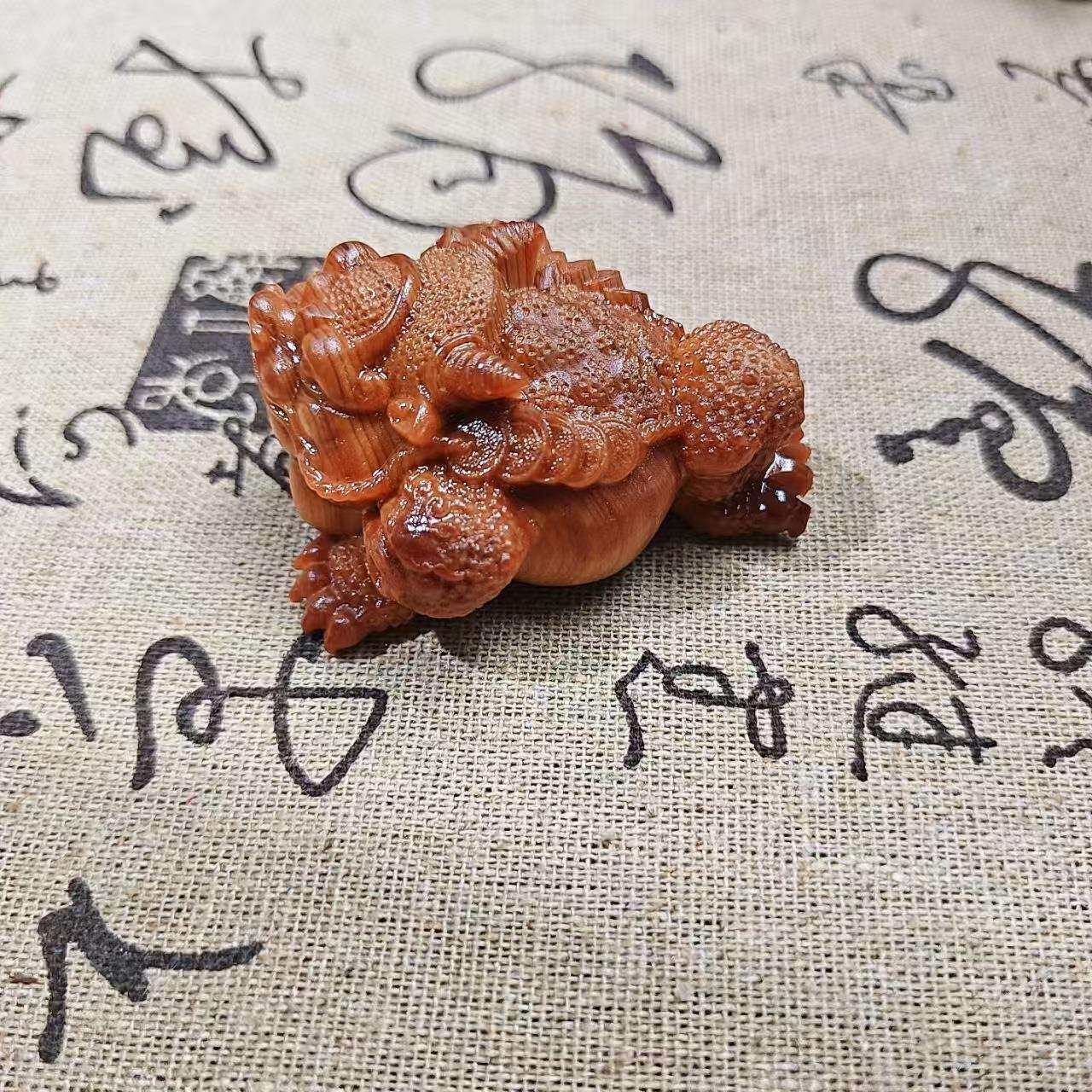 陈化崖柏木雕招财金蟾摆件招财风水吉祥物家居店铺柜台聚财小金蟾