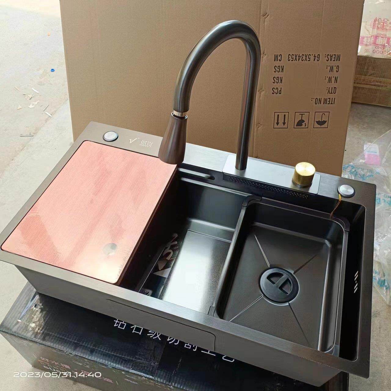 新款直销套装304不锈钢水槽厨房水槽飞雨抽拉瀑布龙头一体大单槽