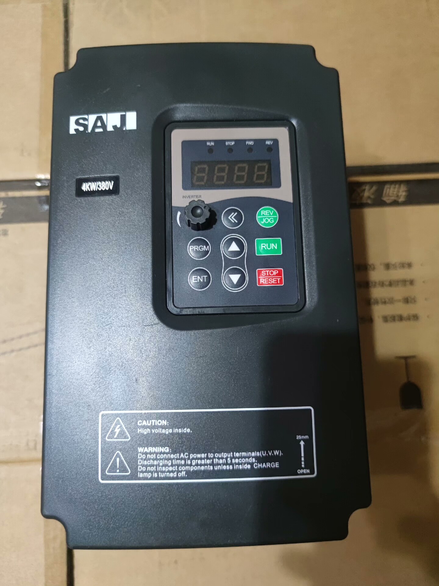 三晶变频8000B-4T004GB/5R5PB-C4 4/5