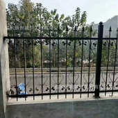 铁艺护栏工厂铁艺围墙栅栏别墅庭院围墙护栏景区防护耐用铁制护栏