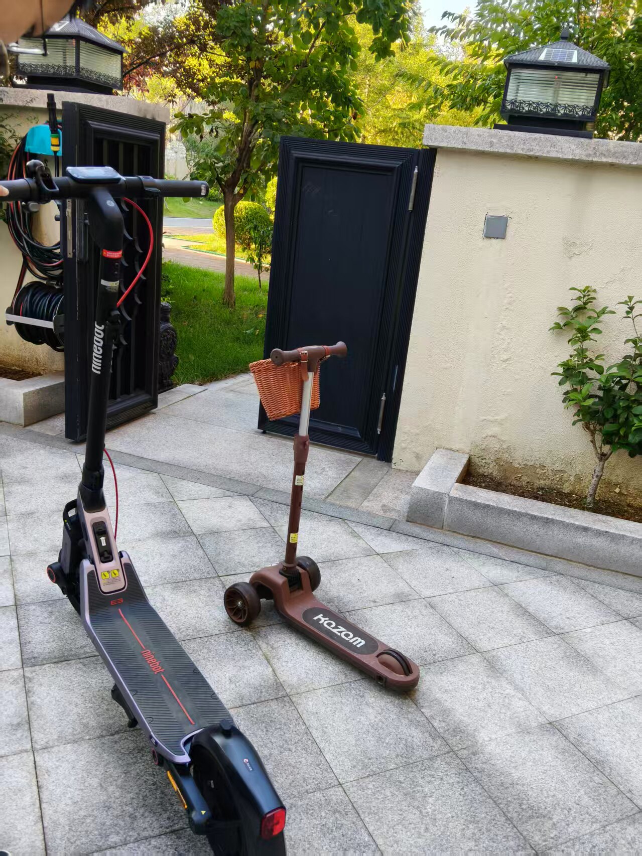 Электросамокат Ninebot E3: Улучшенная амортизация и запас хода, складной, для городских поездок и комфортного передвижения photo review