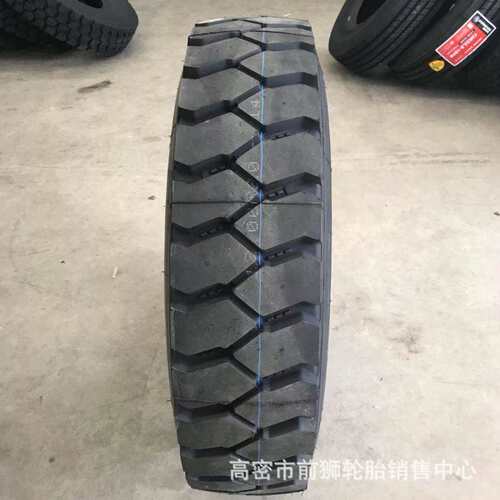 全钢丝轮胎后八轮自卸车1200R20 1100R20矿山石方运输车轮胎