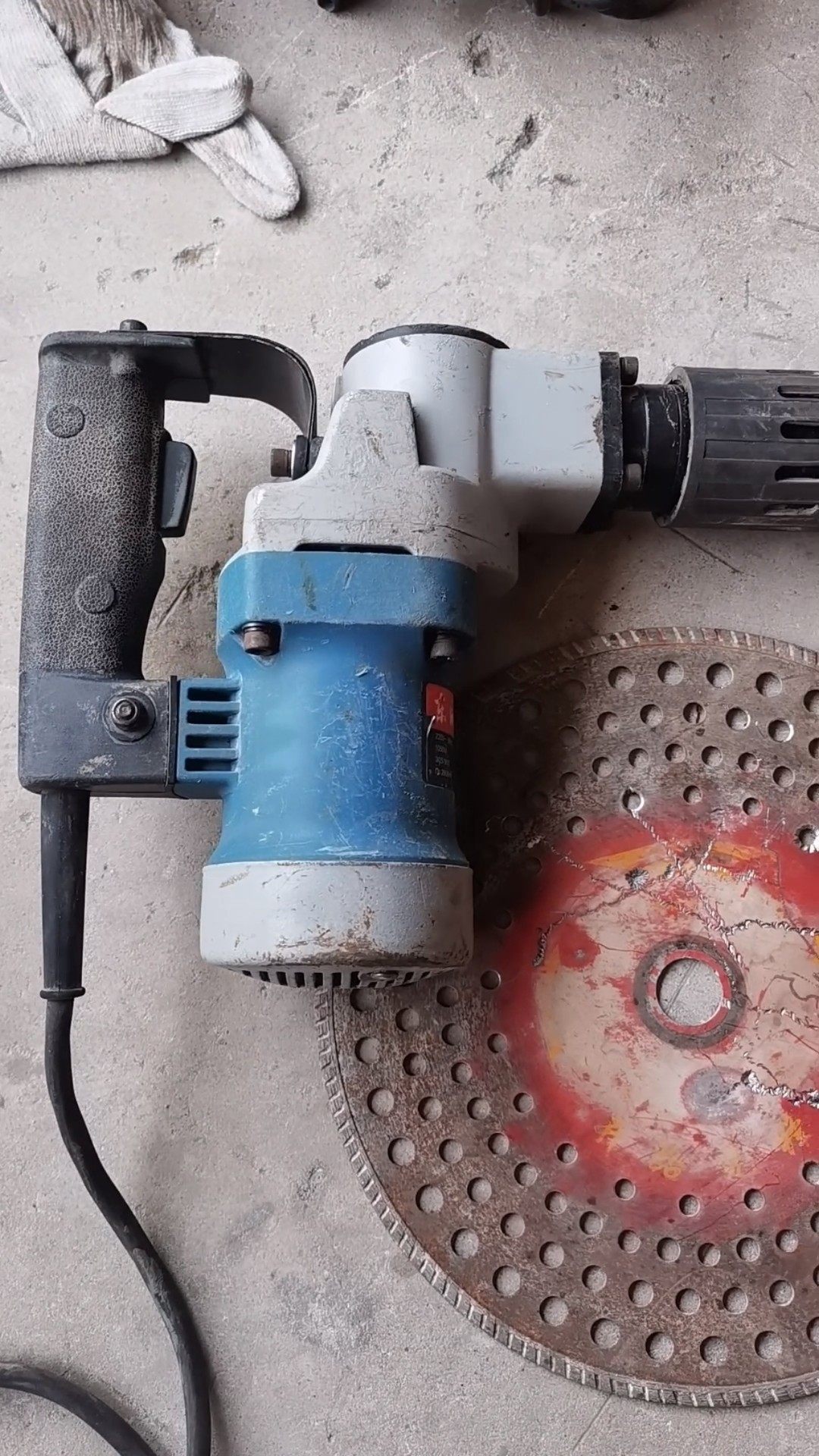 上狠货，东成0810电镐，9成新的东成电镐，没拆过一个螺丝，