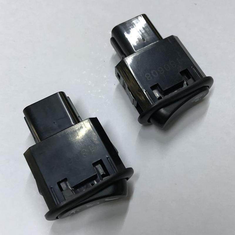 电子配件 PC220-8挖掘机大灯开关 20Y-06-42121