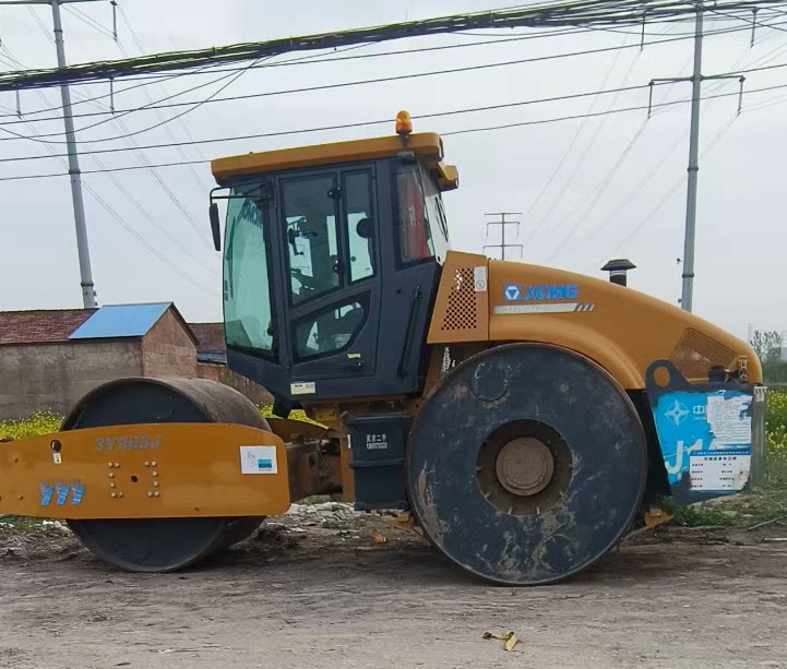 4月14日合肥19年工程机械徐工3Y263J铁三轮压路机一台网络拍卖公告