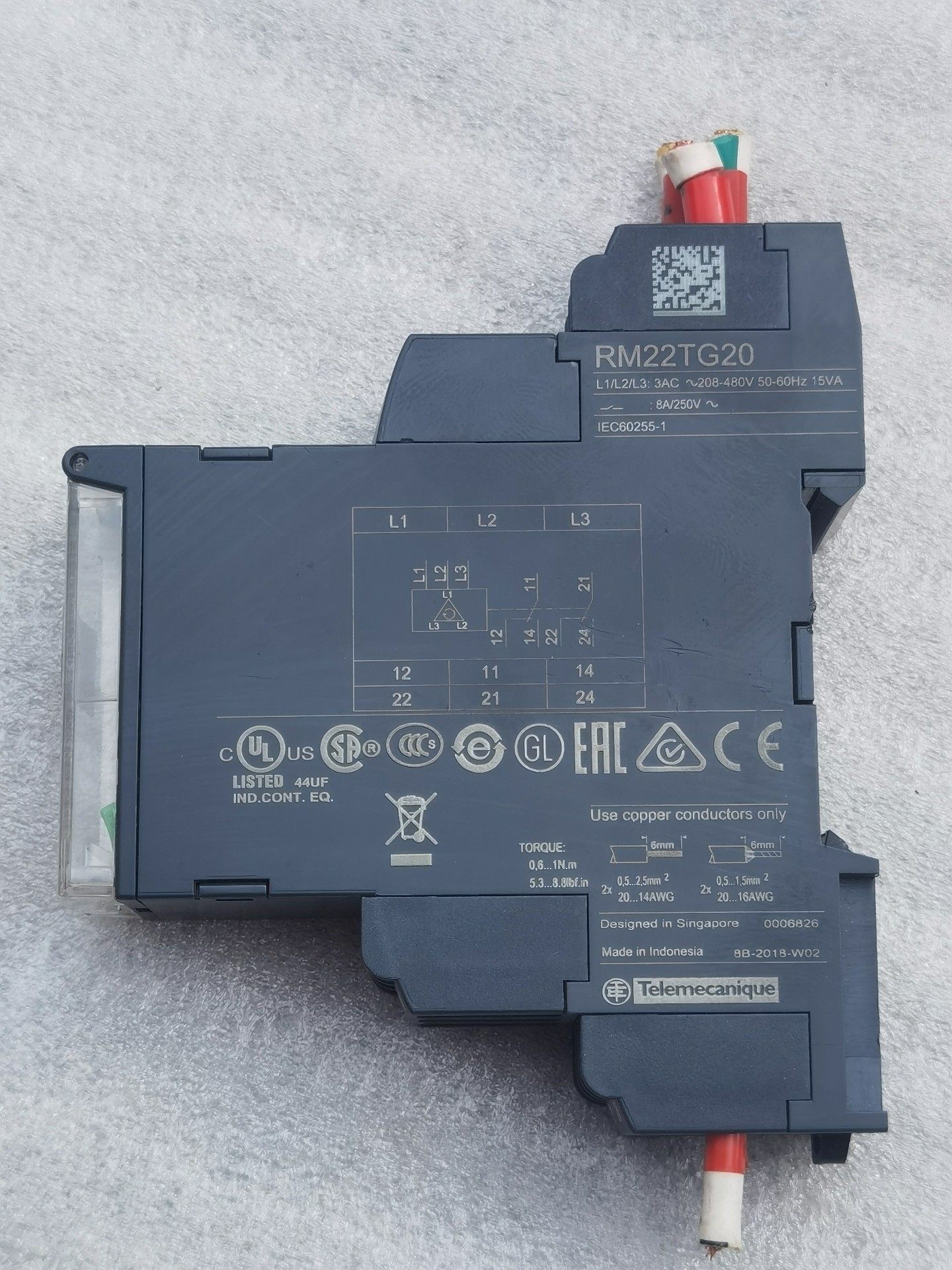 施耐德相序保护继电器RM22TG20闲置拆机，详见下图