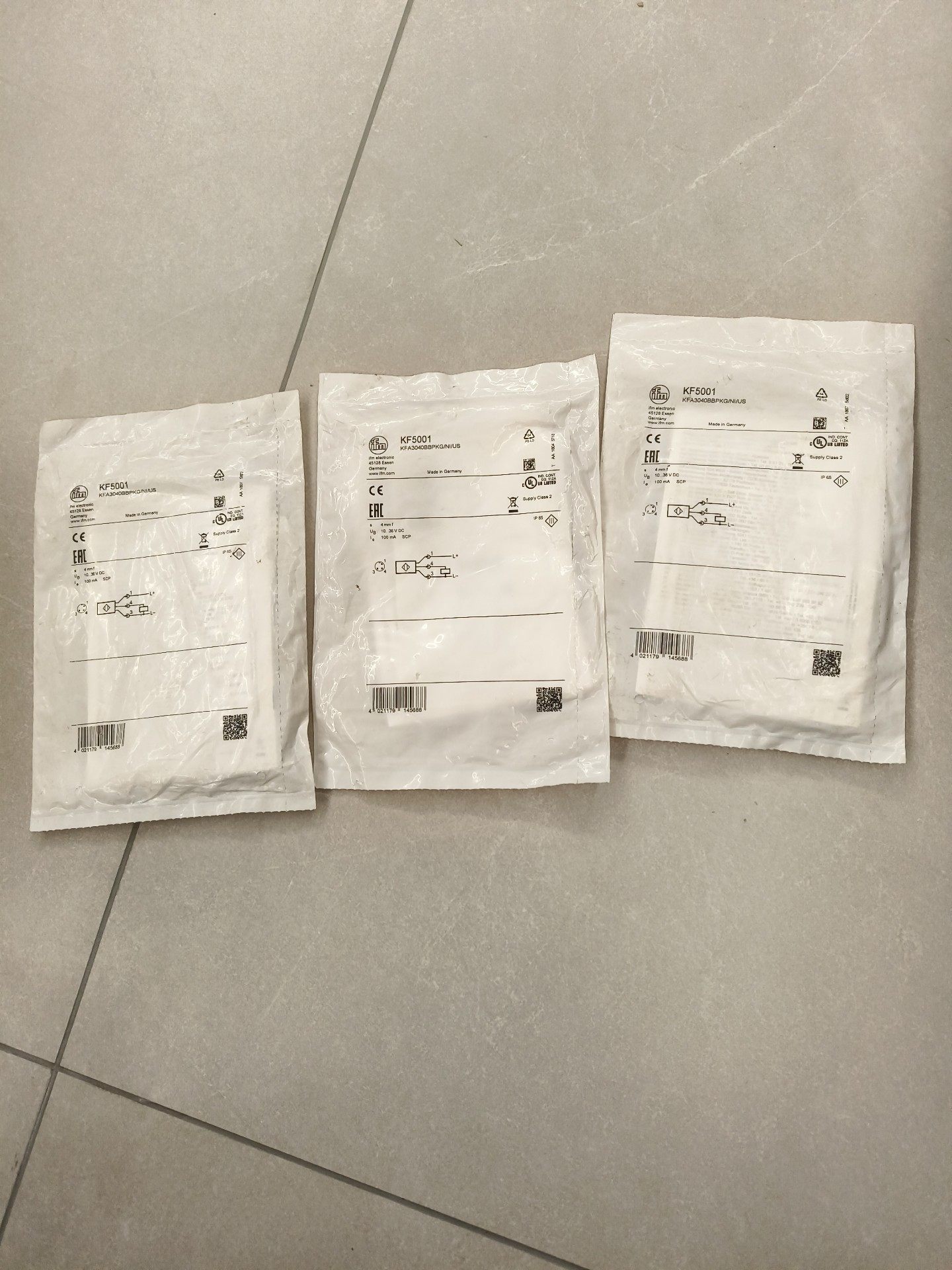 全新IFM易福门电容式传感器KF5001   现货3只，单价