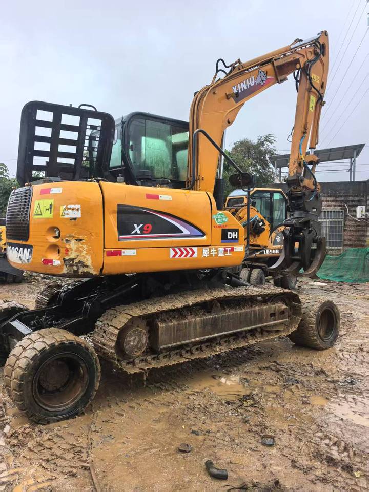 11月14日贺州犀牛轮履两用挖掘机带夹子卷扬机网络拍卖公告