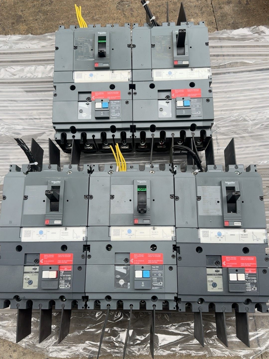 施耐德塑壳漏电保护断路器 CVS系列 4P