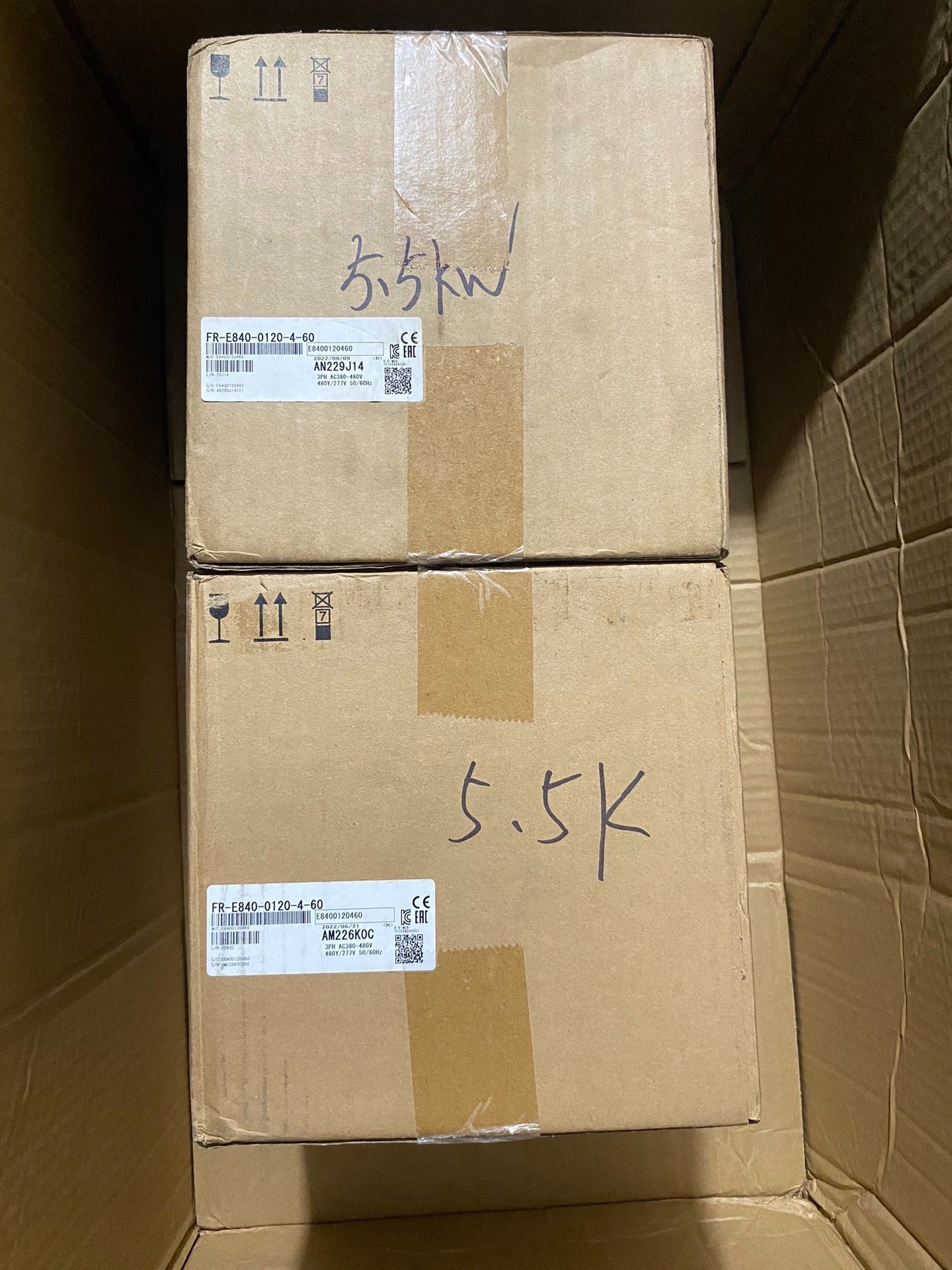 三菱变频器，型号FR-E840-0120-4-60，实物图拍