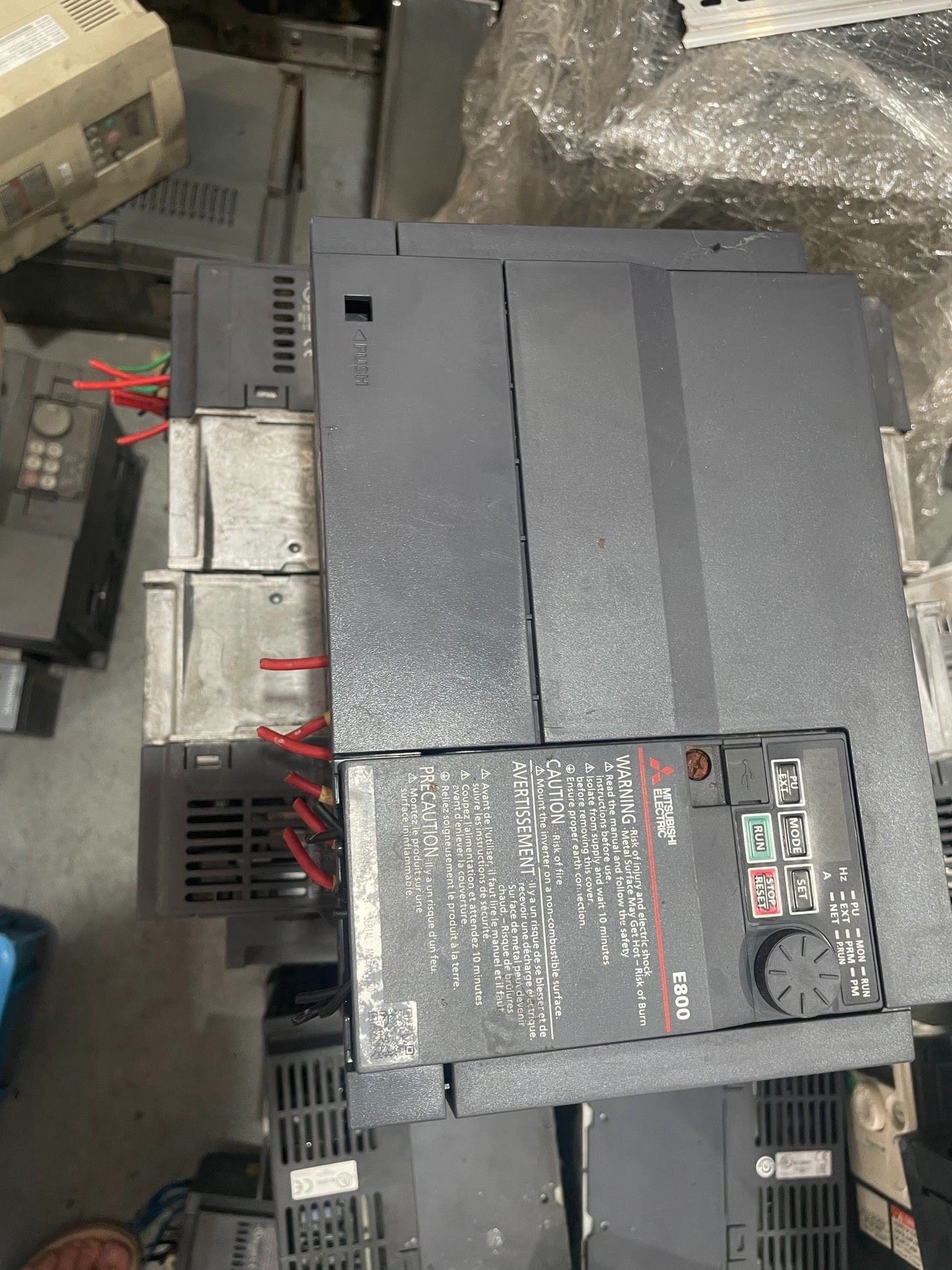 三菱变频器FR-E840-0120-4-60 现货测试完好5