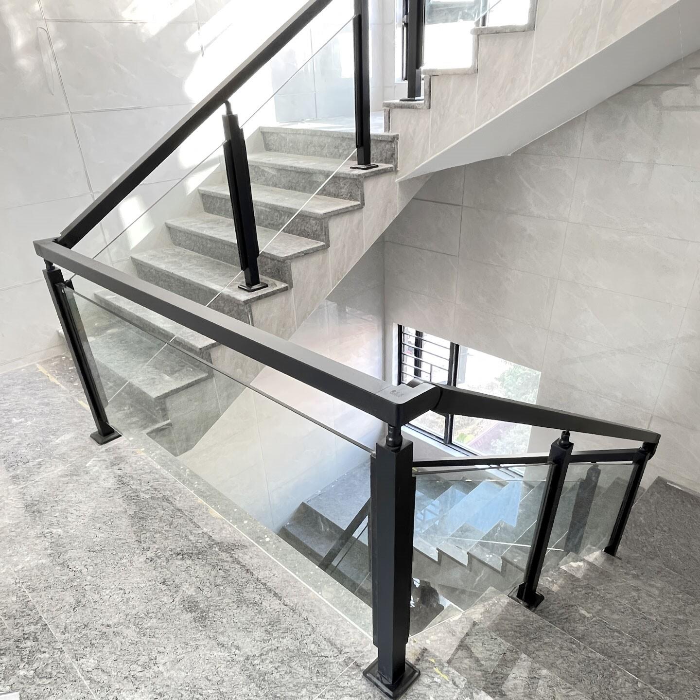 不锈钢立柱楼梯扶手栏杆自装农村自建房家用钢化玻璃护栏阳台护栏