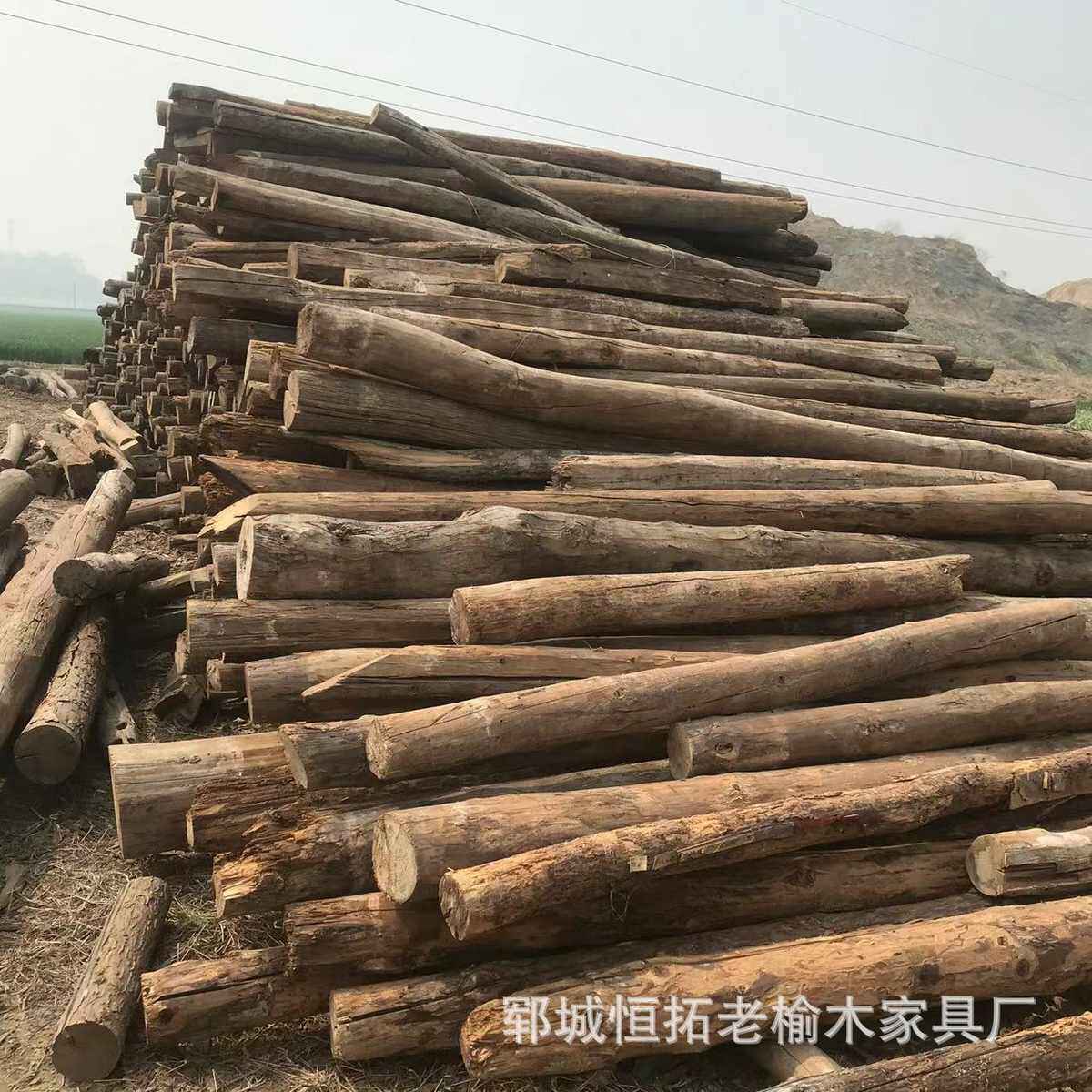 老榆木房梁古建筑榆木圆柱大梁民俗实木建筑材料风化老榆木旧房梁