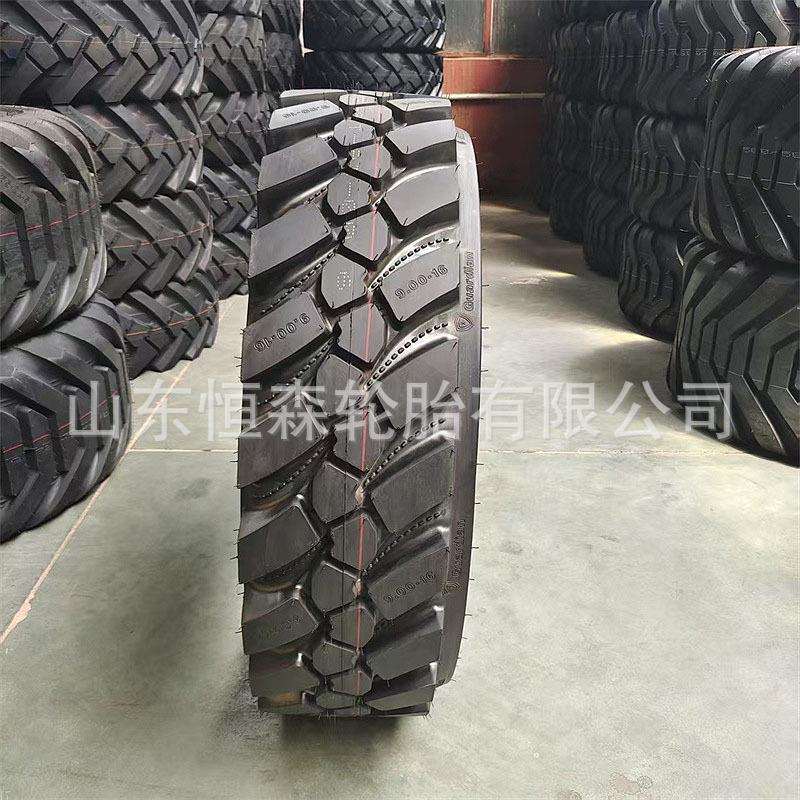 东昊900-16防夹石挖机轮胎 825-16-20 750-16 1000-20挖沟机轮胎