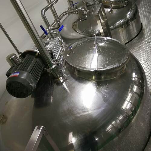 酶解罐生产厂家2000L卫生级不锈钢反应发酵罐配液搅拌冷却罐