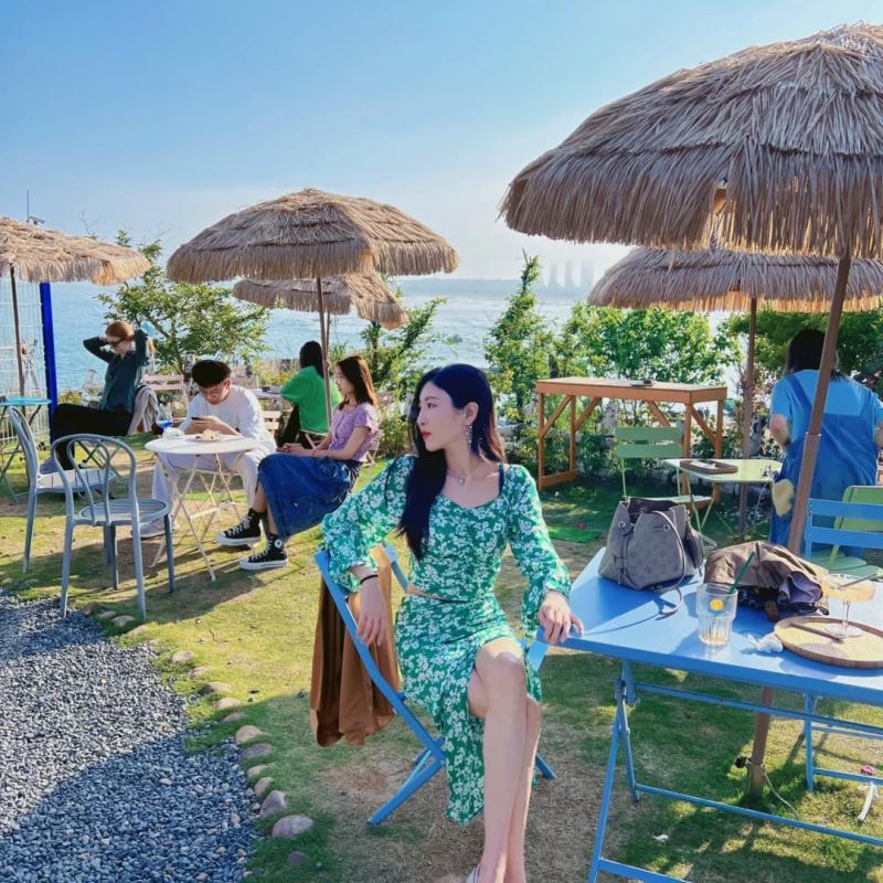 户外仿真茅草伞家用休闲遮阳太阳伞咖啡色室外庭院防蚊沙滩伞包邮