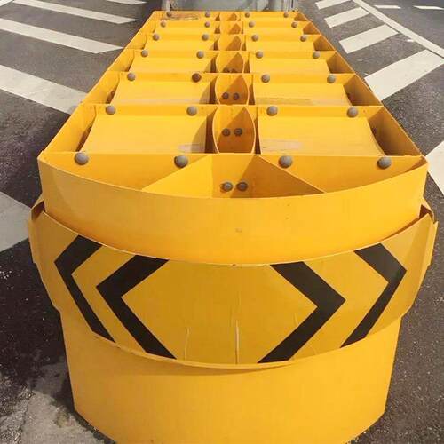 厂家高速公路防撞垫防撞桶防撞护栏网防眩板标志杆公路护栏网