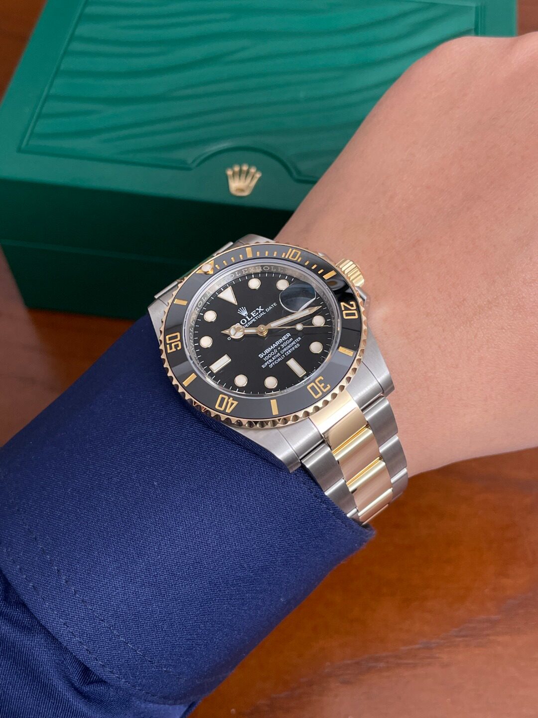 盒证齐全[9.8新]劳力士潜航者间金黑鬼自动机械手表男款表126613