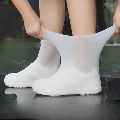 下雨天防水鞋套儿童雨鞋套防滑加厚耐磨宝宝男款高筒专用学生外出
