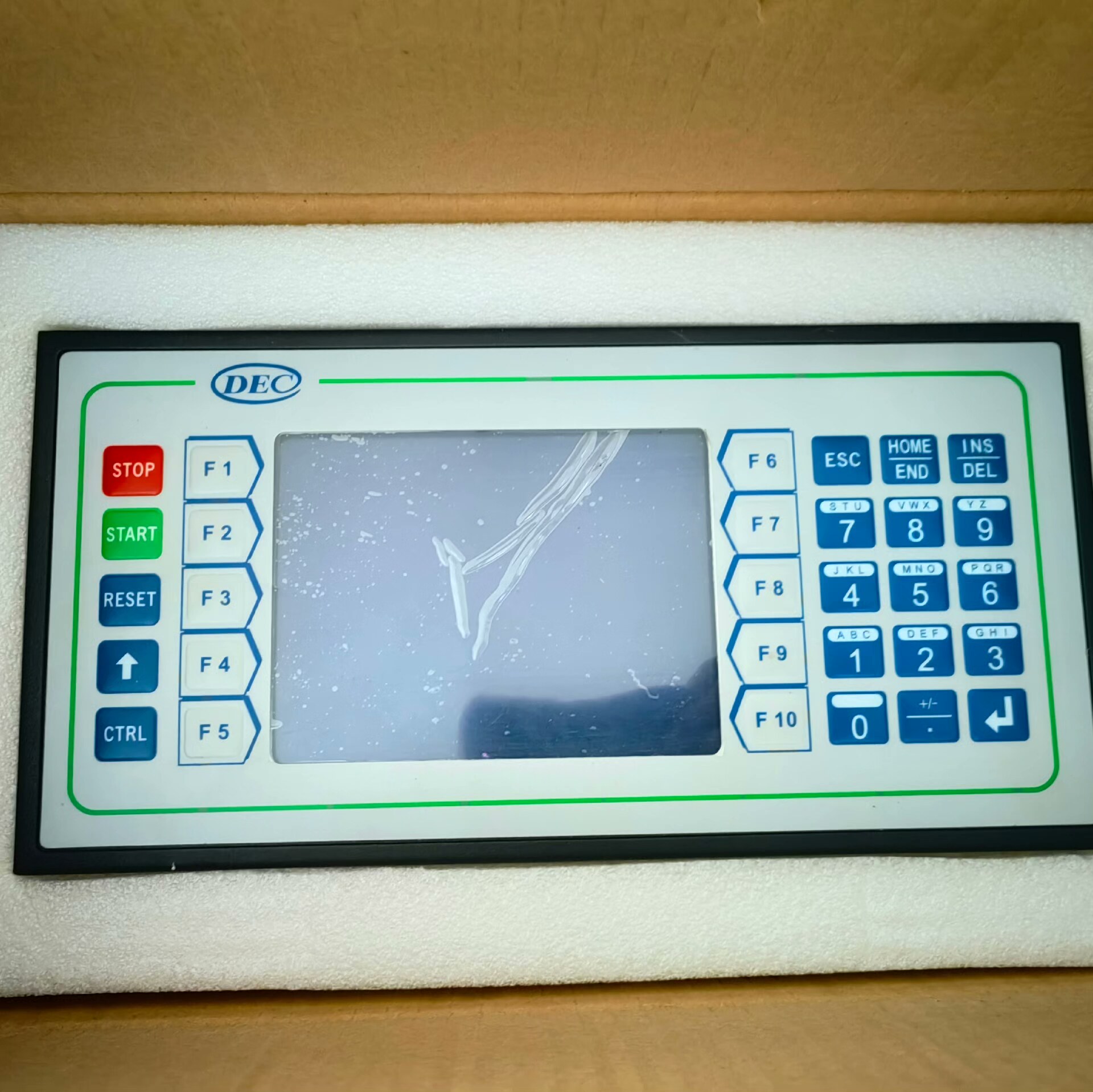 LE3050M-1，主控显示器，有12个，打包450一个