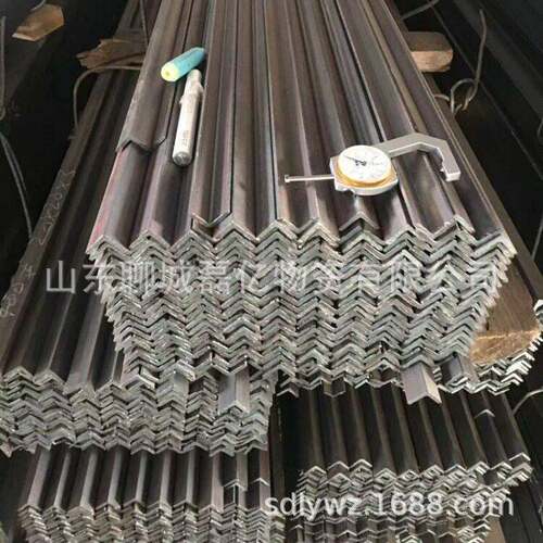 Q355B角钢50*50*5热轧等边角铁防腐耐用Q235B-Q355D热镀锌角钢