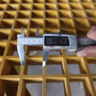 30厚 光伏走道玻璃钢格栅排水沟盖板篦子楼梯踏步 净孔3.4公分