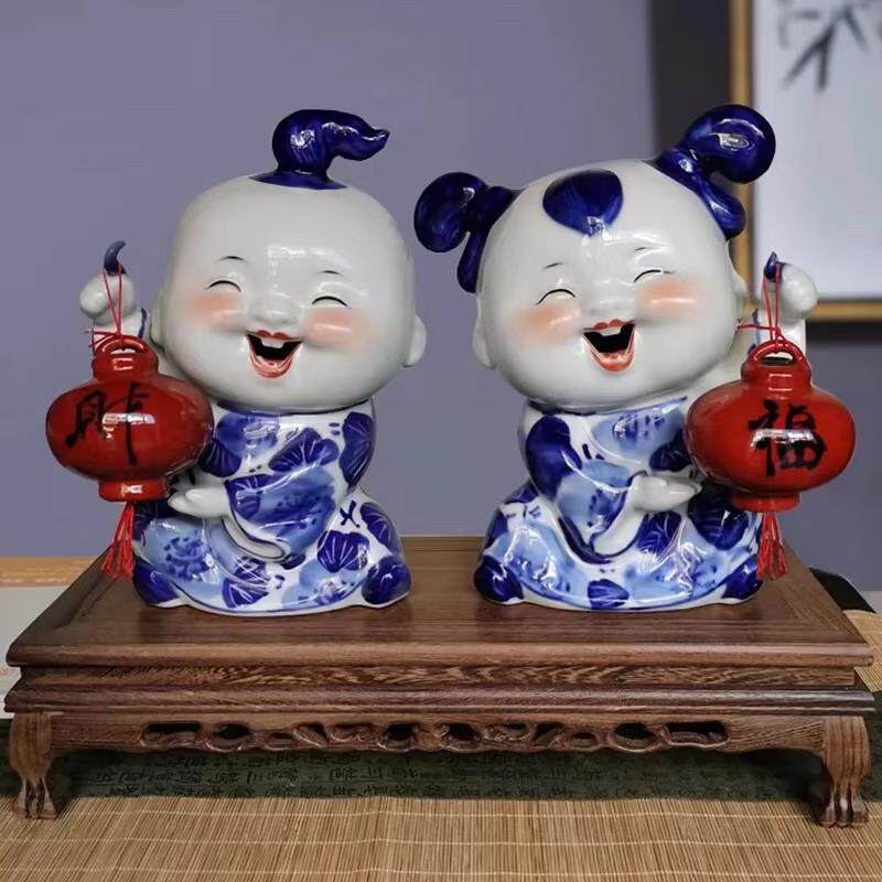 陶瓷摆饰中式创意摆设结婚送礼雕塑可爱手绘青花陶瓷娃娃家居装饰