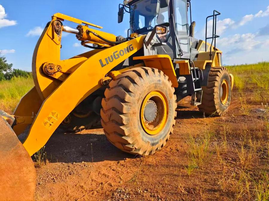 11月17日贺州柳工862装载机网络拍卖公告