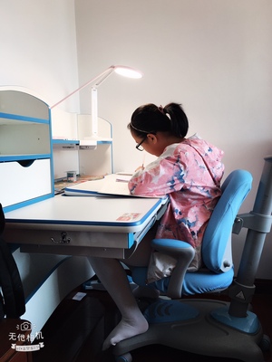 家长反馈爱学习儿童书桌怎么样?大来讨论下真相内幕