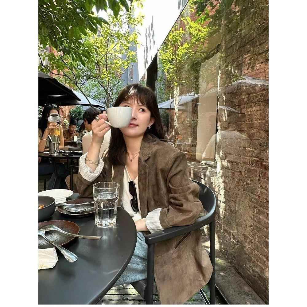 首尔Coex购物中心◆拿铁时间!韩国秋季优雅的棕色麂皮女士运动夹