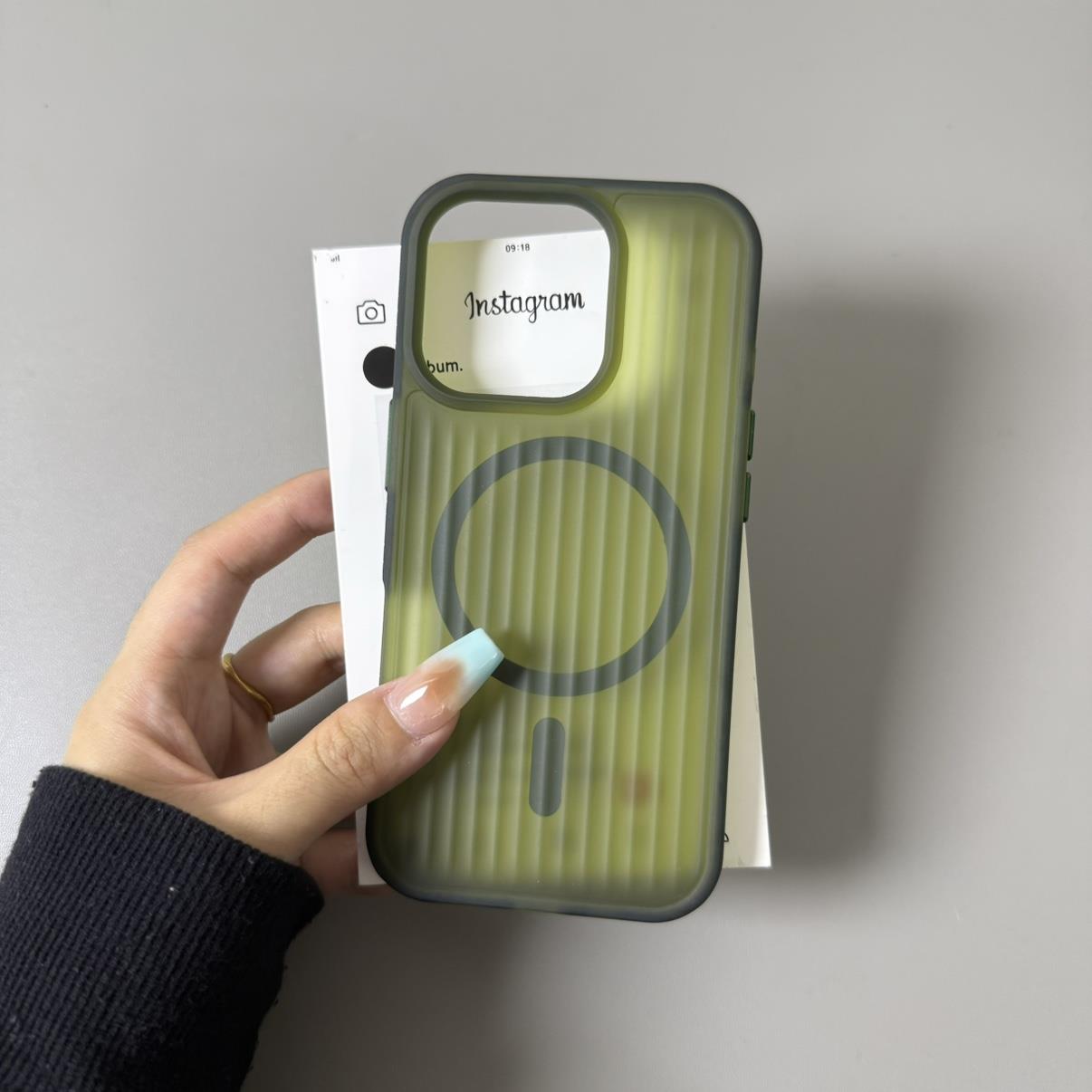 适用于17promax独特手机壳苹果17promax手机壳高级感松针绿磨砂磁吸壳iPhone17手机壳16promax苹果15/14/13小