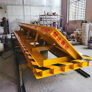 通八洲 简易版浅埋式翻板路障机节能电动升降翻板式路障厂家
